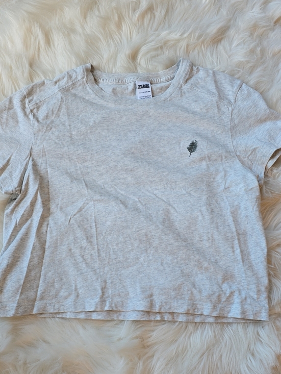 PINK Victoria's Secret Tops - Victoria's Secret PINK Cropped T-Shirt With embroidered Leaf     SIZE S